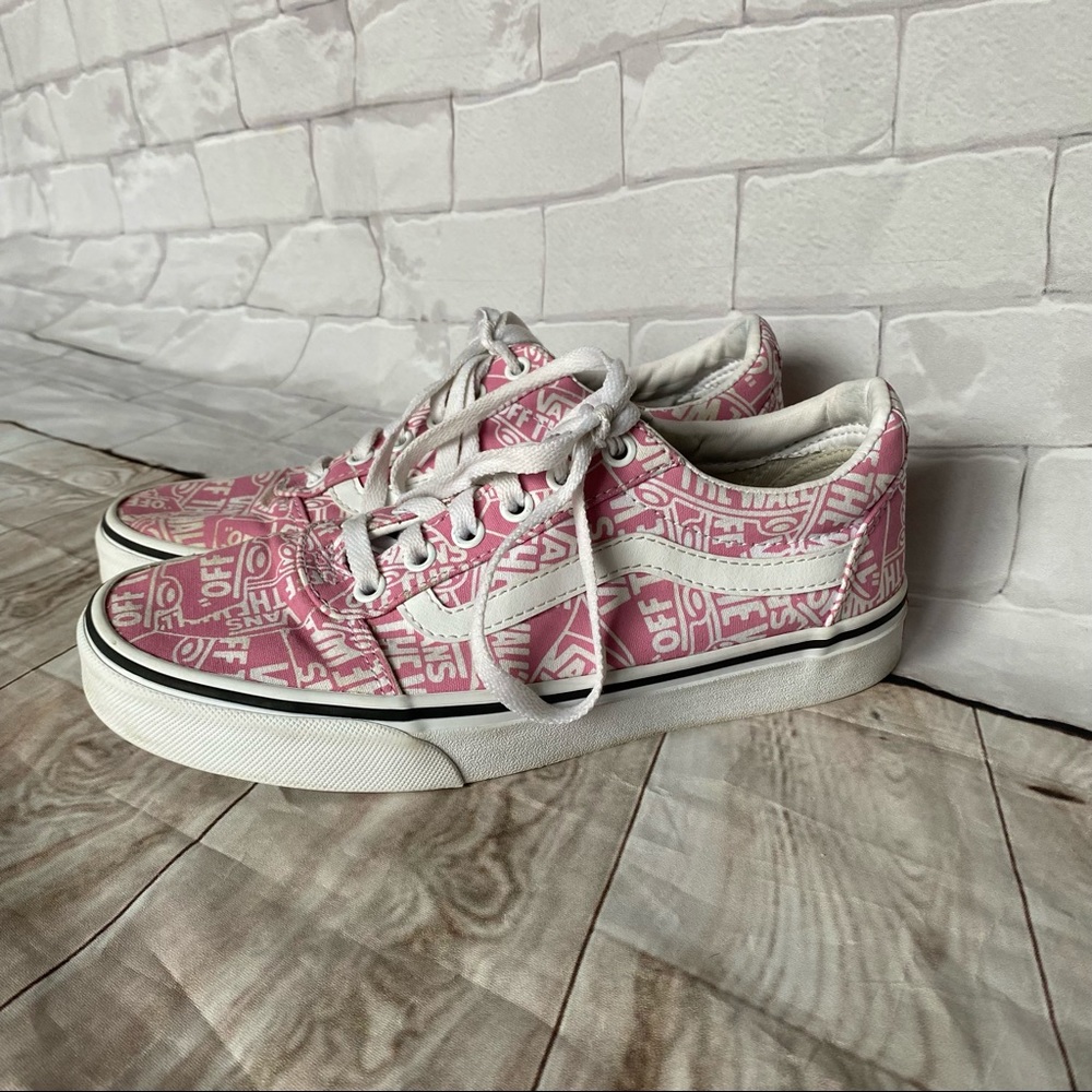 Vans Off The Wall Print Women size 7.5 Pink White Lace Up Sneakers Shoes
